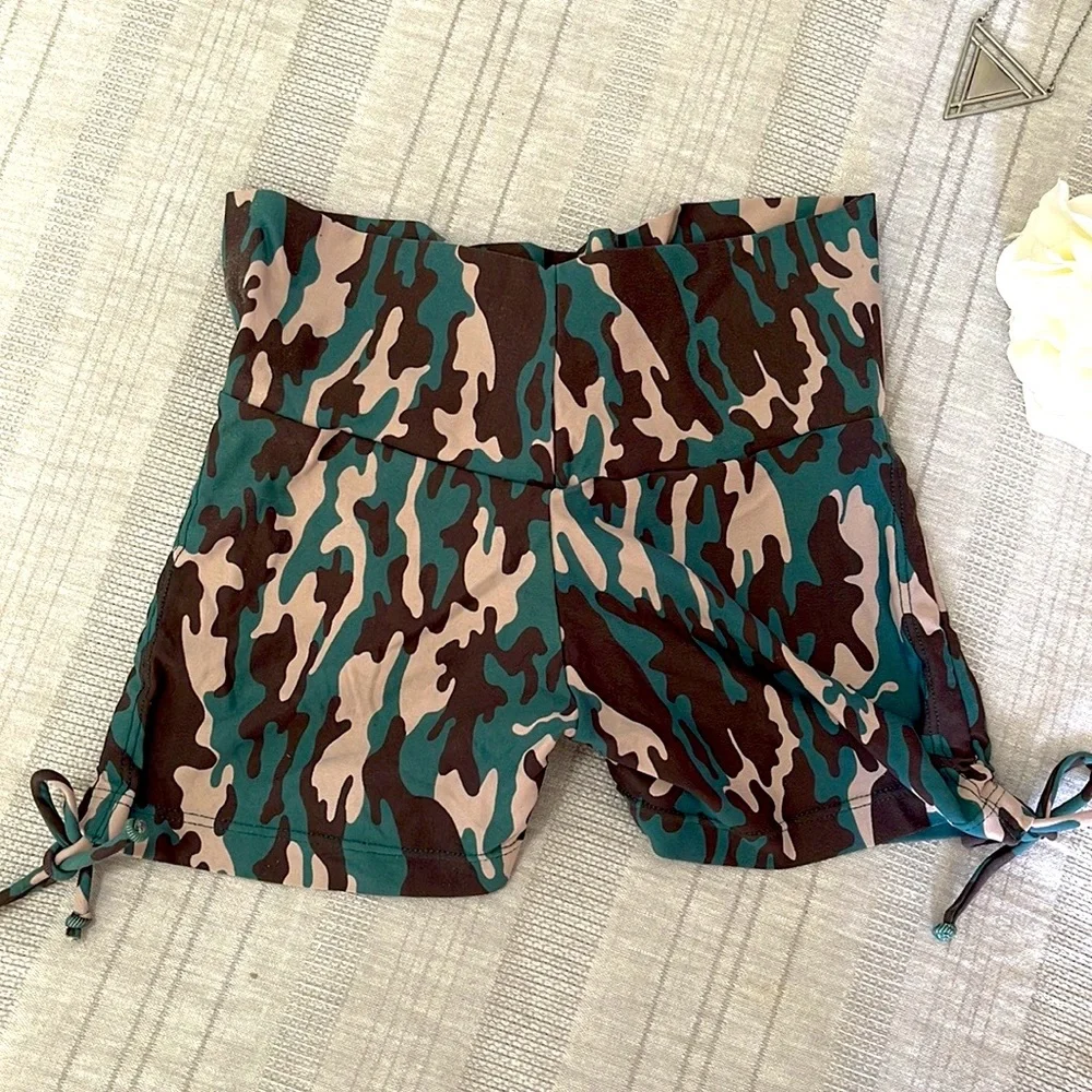 CANOAN | Women’s Scrunch Booty Lift! Green Army Shorts Size Small - Picture 4 of 8